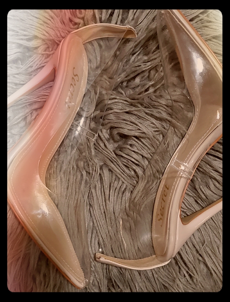 Clear stiletto pumps